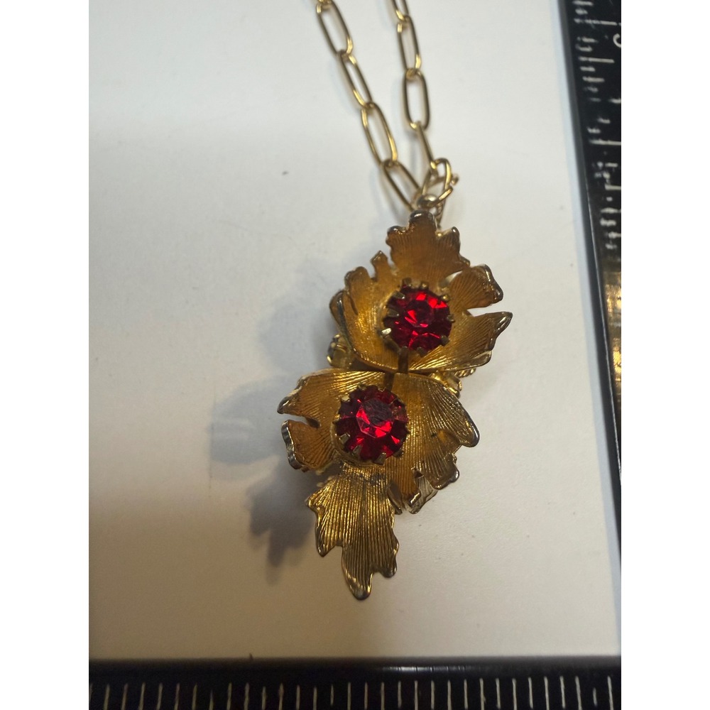 Gold Tone Double Flower Pendant Necklace Red Rhinestone Paperclip Chain 18 Inch
